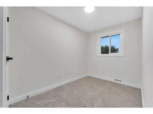 38 Templeson Crescent Ne, Calgary, AB - Indoor Photo Showing Other Room