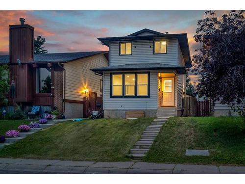 38 Templeson Crescent Ne, Calgary, AB - Outdoor