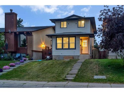 38 Templeson Crescent Ne, Calgary, AB - Outdoor