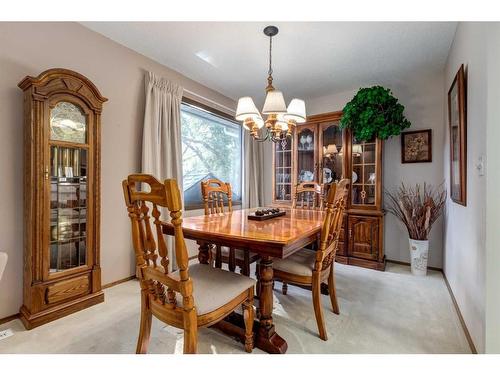 115 Silver Springs Green Nw, Calgary, AB - Indoor Photo Showing Dining Room