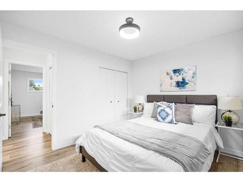 9836 Alcott Road Se, Calgary, AB - Indoor Photo Showing Bedroom