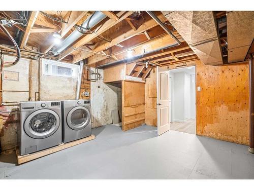 9836 Alcott Road Se, Calgary, AB - Indoor Photo Showing Laundry Room