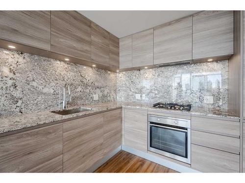 2806-310 12 Avenue Sw, Calgary, AB - Indoor Photo Showing Kitchen