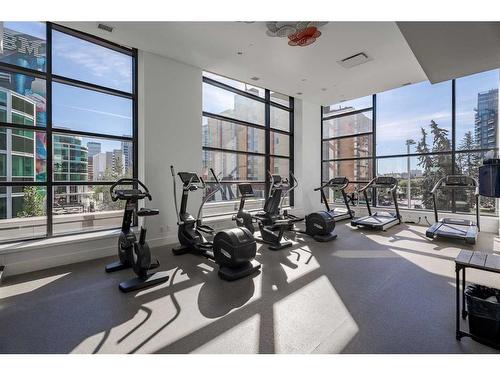 2806-310 12 Avenue Sw, Calgary, AB - Indoor Photo Showing Gym Room