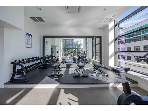 2806-310 12 Avenue Sw, Calgary, AB - Indoor Photo Showing Gym Room