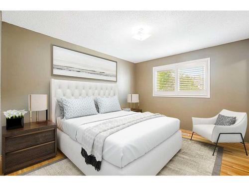 10023 Oakmoor Way Sw, Calgary, AB - Indoor Photo Showing Bedroom