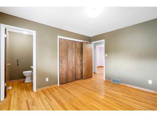 10023 Oakmoor Way Sw, Calgary, AB - Indoor Photo Showing Other Room