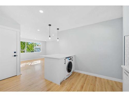 412 Pinegreen Close Ne, Calgary, AB - Indoor Photo Showing Laundry Room