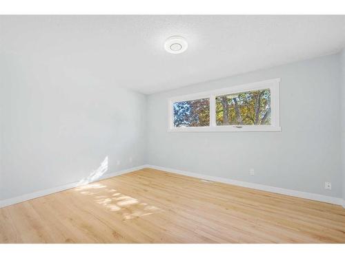 412 Pinegreen Close Ne, Calgary, AB - Indoor Photo Showing Other Room