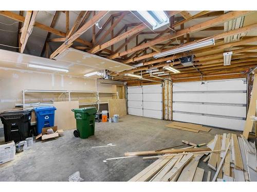 412 Pinegreen Close Ne, Calgary, AB - Indoor Photo Showing Garage