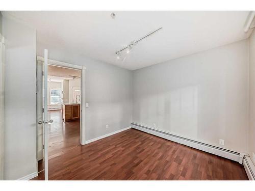 105-112 14 Avenue Se, Calgary, AB - Indoor Photo Showing Other Room