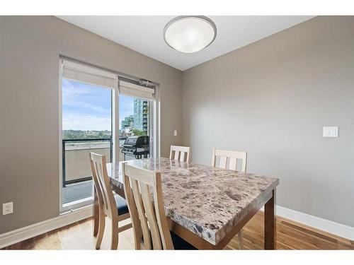 703-910 5 Avenue Sw, Calgary, AB - Indoor Photo Showing Dining Room