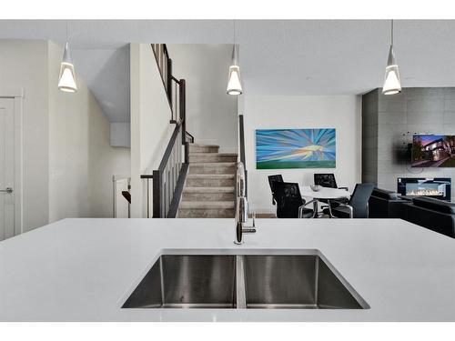 2-1929 36 Street Sw, Calgary, AB - Indoor Photo Showing Kitchen