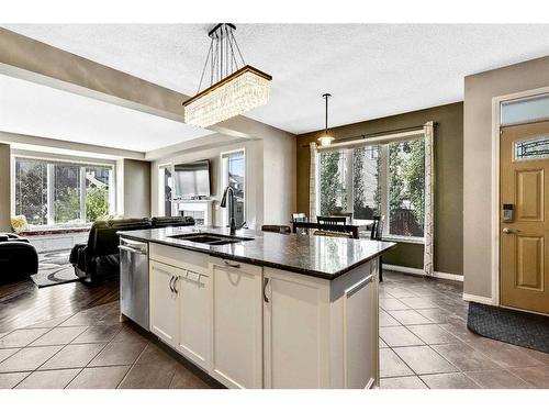 771 Windridge Road Sw, Airdrie, AB - Indoor Photo Showing Kitchen