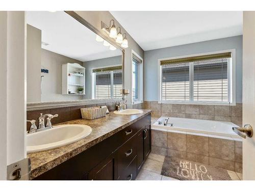 771 Windridge Road Sw, Airdrie, AB - Indoor Photo Showing Bathroom