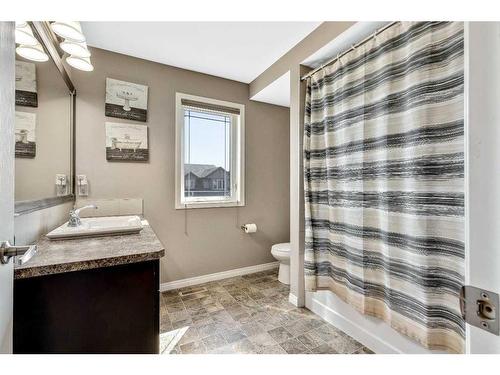 771 Windridge Road Sw, Airdrie, AB - Indoor Photo Showing Bathroom