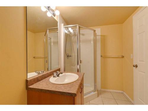 907-1121 6 Avenue Sw, Calgary, AB - Indoor Photo Showing Bathroom