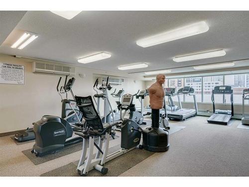 907-1121 6 Avenue Sw, Calgary, AB - Indoor Photo Showing Gym Room