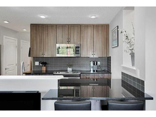 285 Auburn Crest Way Se, Calgary, AB - Indoor Photo Showing Kitchen