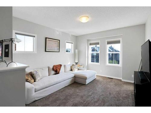 285 Auburn Crest Way Se, Calgary, AB - Indoor Photo Showing Living Room