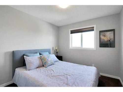 285 Auburn Crest Way Se, Calgary, AB - Indoor Photo Showing Bedroom