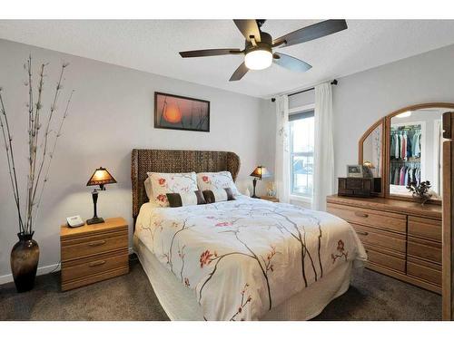 285 Auburn Crest Way Se, Calgary, AB - Indoor Photo Showing Bedroom