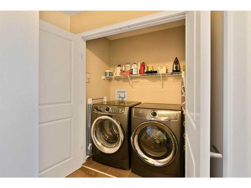 285 Auburn Crest Way Se, Calgary, AB - Indoor Photo Showing Laundry Room