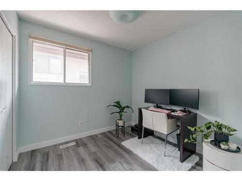 153 Berwick Way Nw, Calgary, AB - Indoor Photo Showing Office