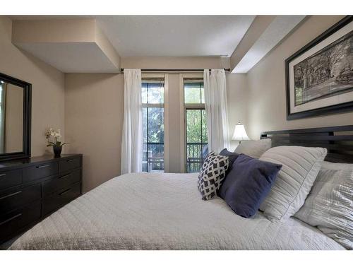 202-2307 14 Street Sw, Calgary, AB - Indoor Photo Showing Bedroom