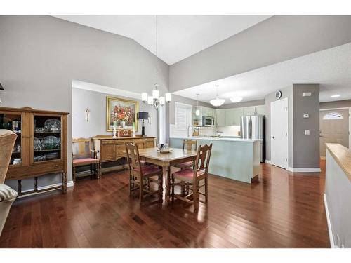 78 Rivercrest Villas Se, Calgary, AB - Indoor Photo Showing Dining Room