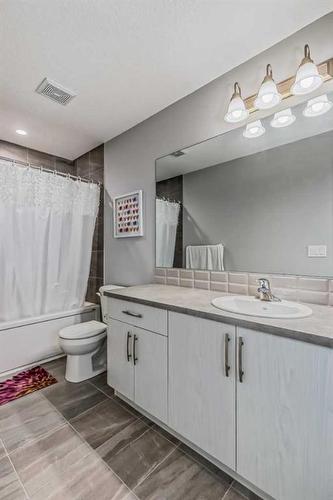 128 Cityside Manor Ne, Calgary, AB - Indoor Photo Showing Bathroom