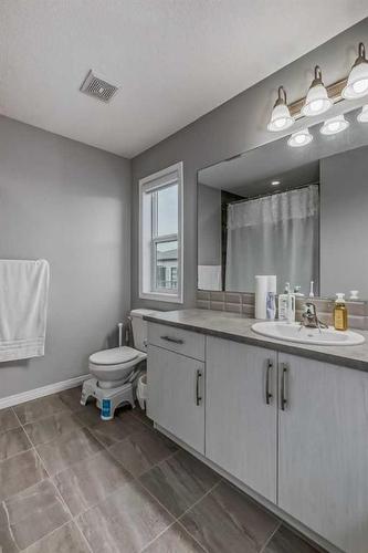 128 Cityside Manor Ne, Calgary, AB - Indoor Photo Showing Bathroom