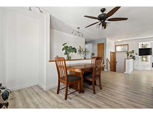 337 Strathford Boulevard, Strathmore, AB - Indoor Photo Showing Dining Room