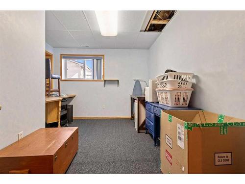 337 Strathford Boulevard, Strathmore, AB - Indoor Photo Showing Other Room