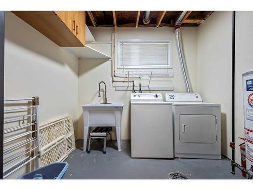 337 Strathford Boulevard, Strathmore, AB - Indoor Photo Showing Laundry Room