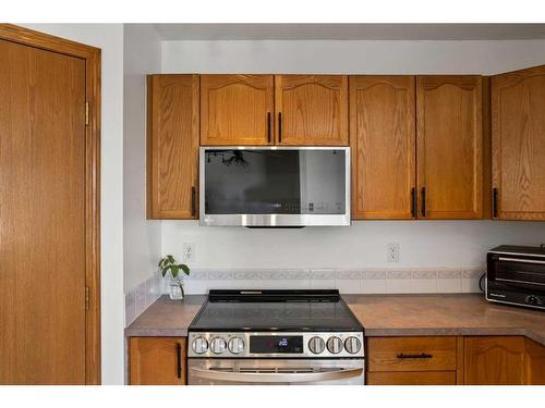 337 Strathford Boulevard, Strathmore, AB - Indoor Photo Showing Kitchen