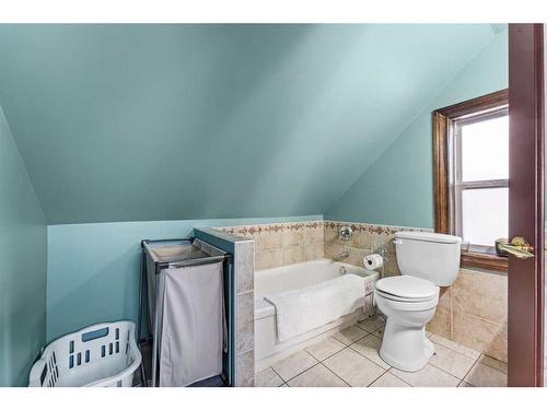 5060 49 Avenue, Stavely, AB - Indoor Photo Showing Bathroom