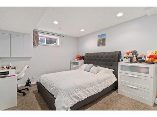 224 Covington Place Ne, Calgary, AB - Indoor Photo Showing Bedroom