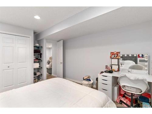 224 Covington Place Ne, Calgary, AB - Indoor Photo Showing Bedroom