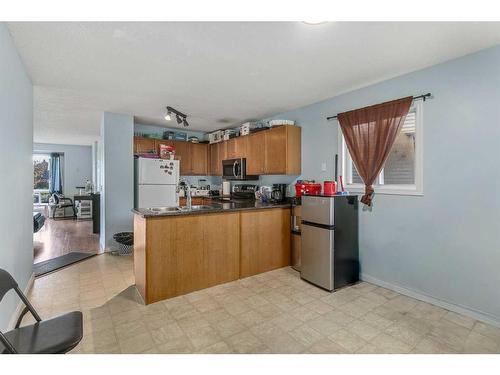 224 Covington Place Ne, Calgary, AB - Indoor Photo Showing Kitchen