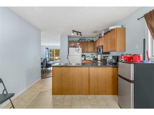 224 Covington Place Ne, Calgary, AB - Indoor Photo Showing Kitchen