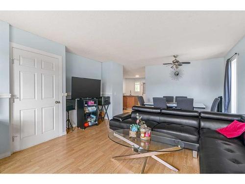 224 Covington Place Ne, Calgary, AB - Indoor Photo Showing Living Room