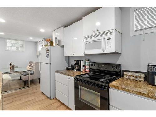 224 Covington Place Ne, Calgary, AB - Indoor Photo Showing Kitchen