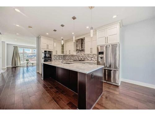 1716 32 Street Sw, Calgary, AB - Indoor Photo Showing Kitchen With Upgraded Kitchen