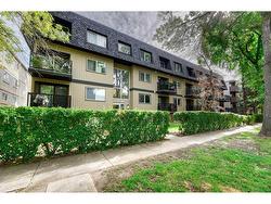 3-814 4A Street NE Calgary, AB T2E 3W4