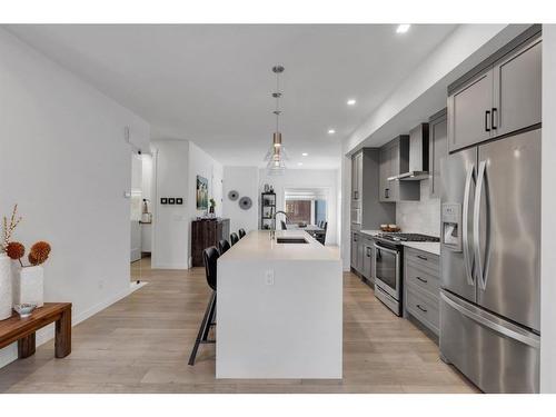 229 Greenbriar Common Nw, Calgary, AB - Indoor Photo Showing Kitchen With Stainless Steel Kitchen With Upgraded Kitchen