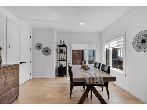 229 Greenbriar Common Nw, Calgary, AB - Indoor Photo Showing Dining Room