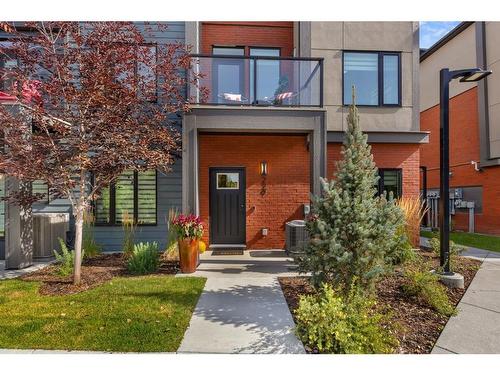 229 Greenbriar Common Nw, Calgary, AB - Outdoor