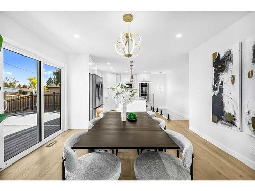 10604 Oakmoor Way Sw, Calgary, AB - Indoor Photo Showing Dining Room