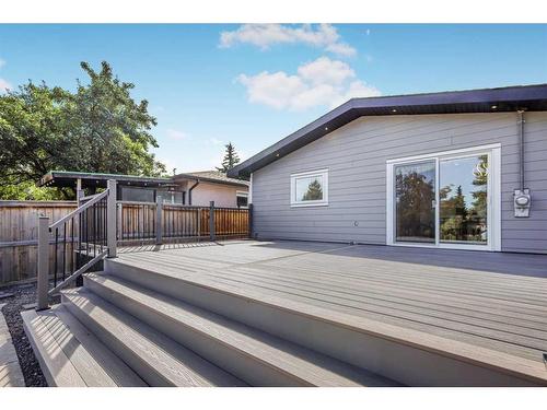 10604 Oakmoor Way Sw, Calgary, AB - Outdoor With Exterior